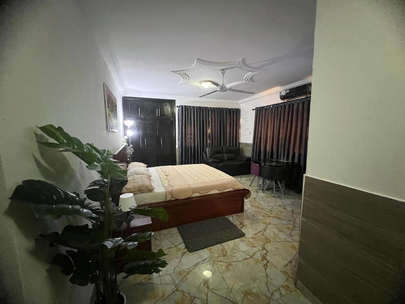 Nesta Barron -Home Away From Home North Legon 외부 사진
