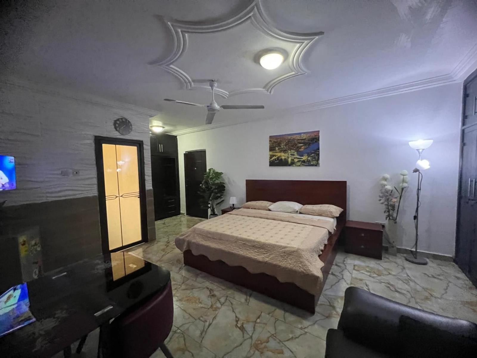 Nesta Barron -Home Away From Home North Legon 외부 사진