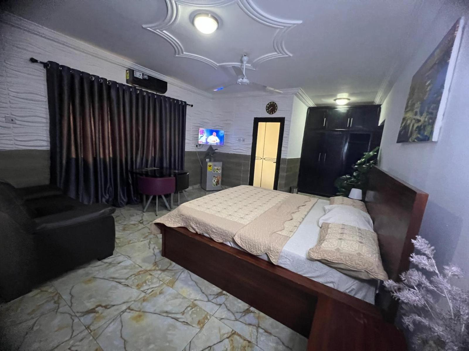 Nesta Barron -Home Away From Home North Legon 외부 사진